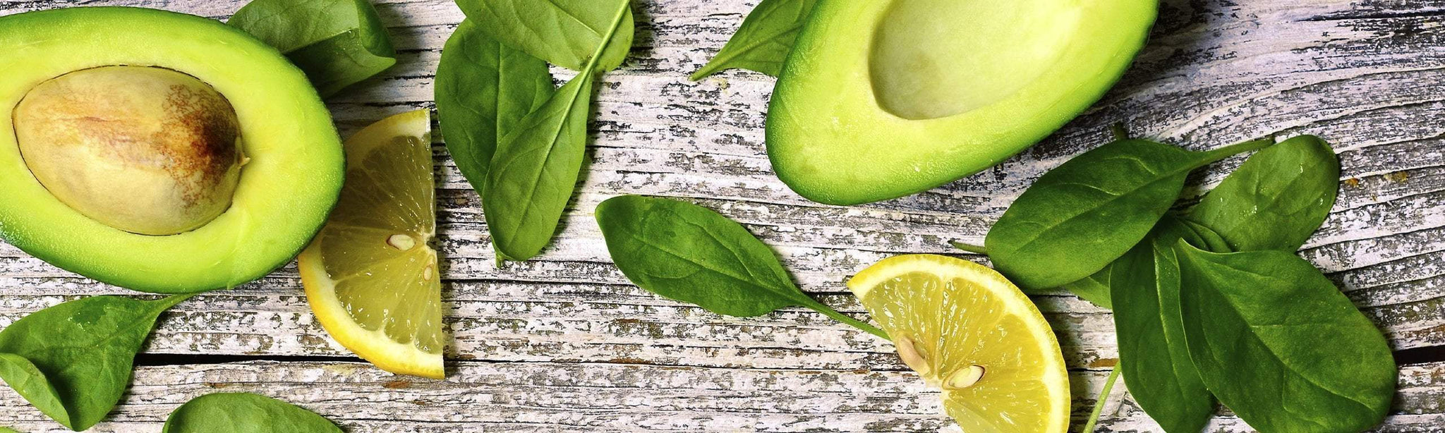 avocado, lemon slices and spinach leaves which can help different nutritional needs